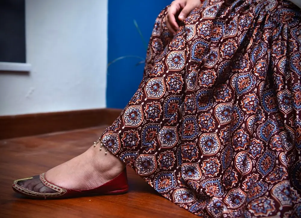 Cream Qameez with Phool Bazu & Goota Work, Khulla Gharaara - Image 4